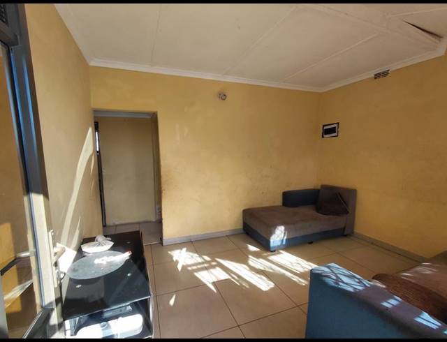 2 BEDROOM PROPERTY TO RENT IN UMLAZI C